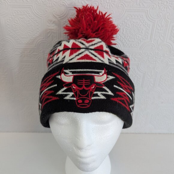 Mitchell & Ness Chicago Bulls NBA Basketball Pom Beanie hat - Picture 1 of 9